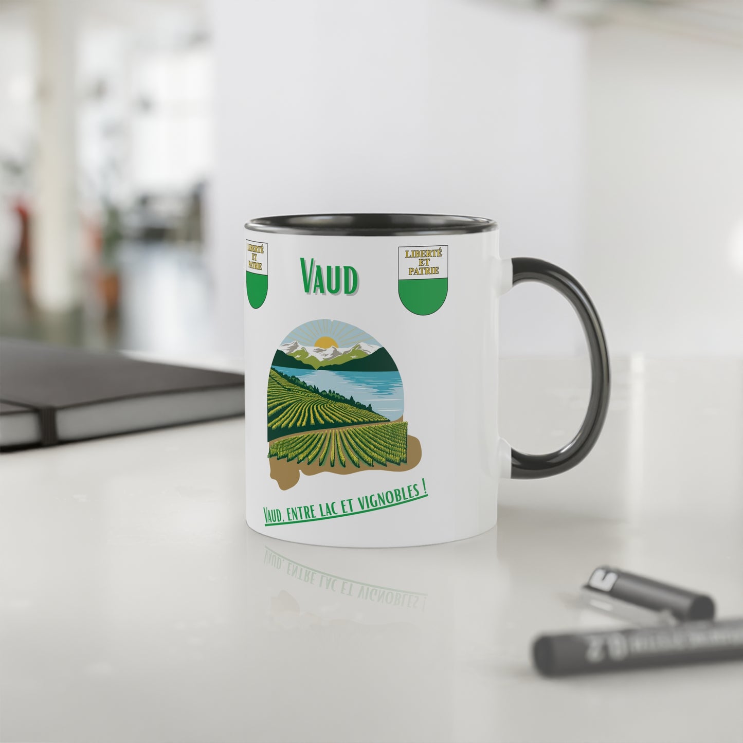 Mug "Vaud Panorama" - Le Privilège de Vivre Entre Lac et Vignes (325ml)